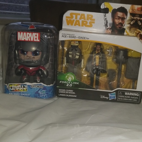 Star Wars Other - Two set of star warships and a marvel might muggs